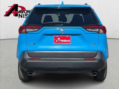 Used 2019 Toyota RAV4 XLE image 5