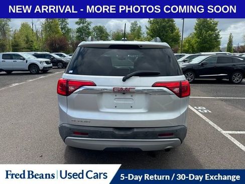 Used 2017 GMC Acadia SLE w/ Driver Alert Package I FWD image 6