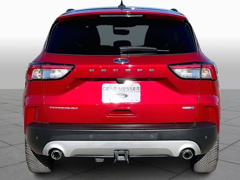 Used 2020 Ford Escape Titanium image 4