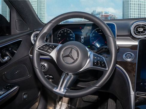 Used 2023 Mercedes-Benz C 300 C 300 w/ Exclusive Trim Package image 22