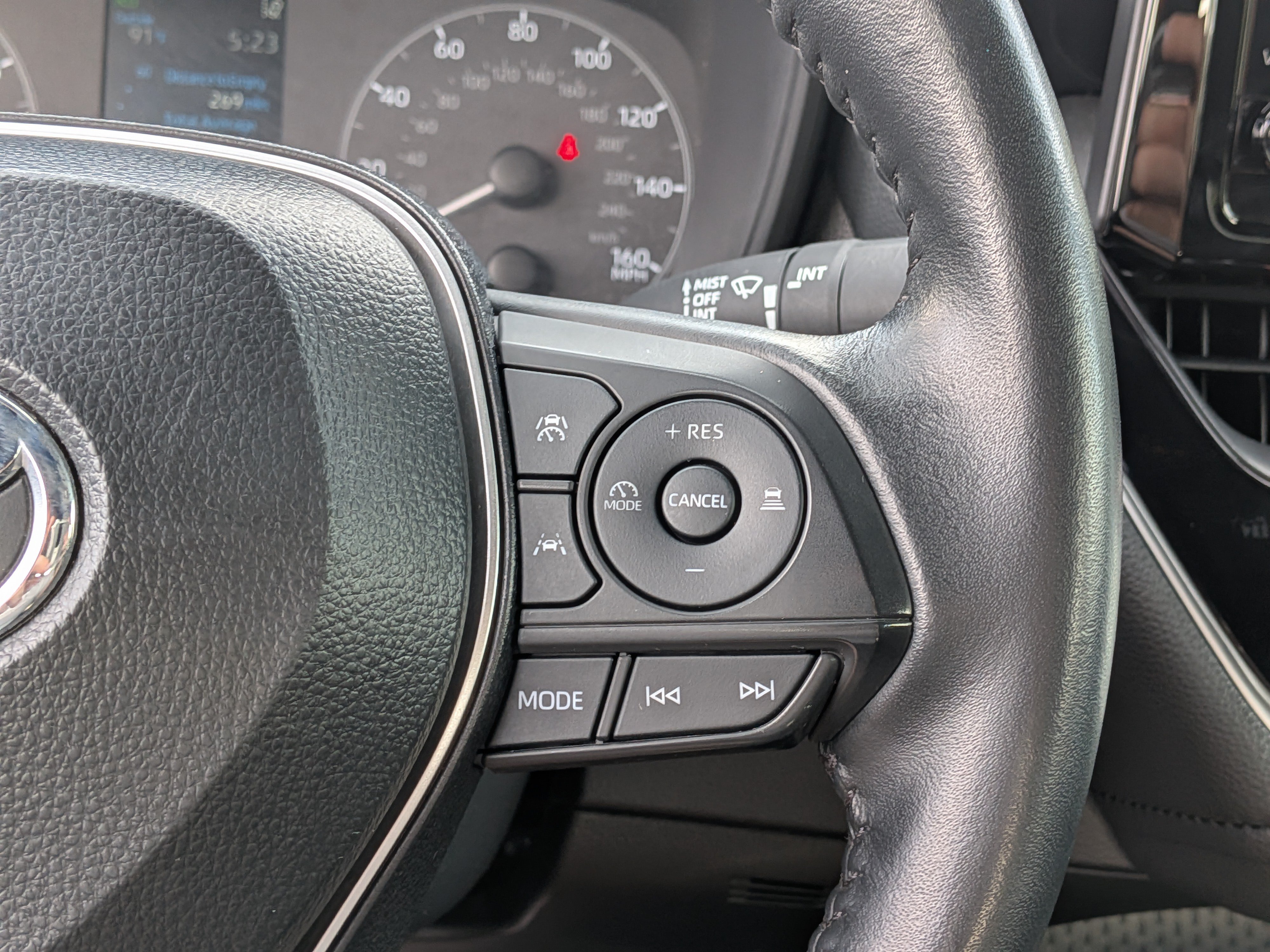 Used 2025 Toyota Corolla SE FWD image 25