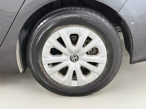Used 2022 Toyota Prius LE FWD image 29