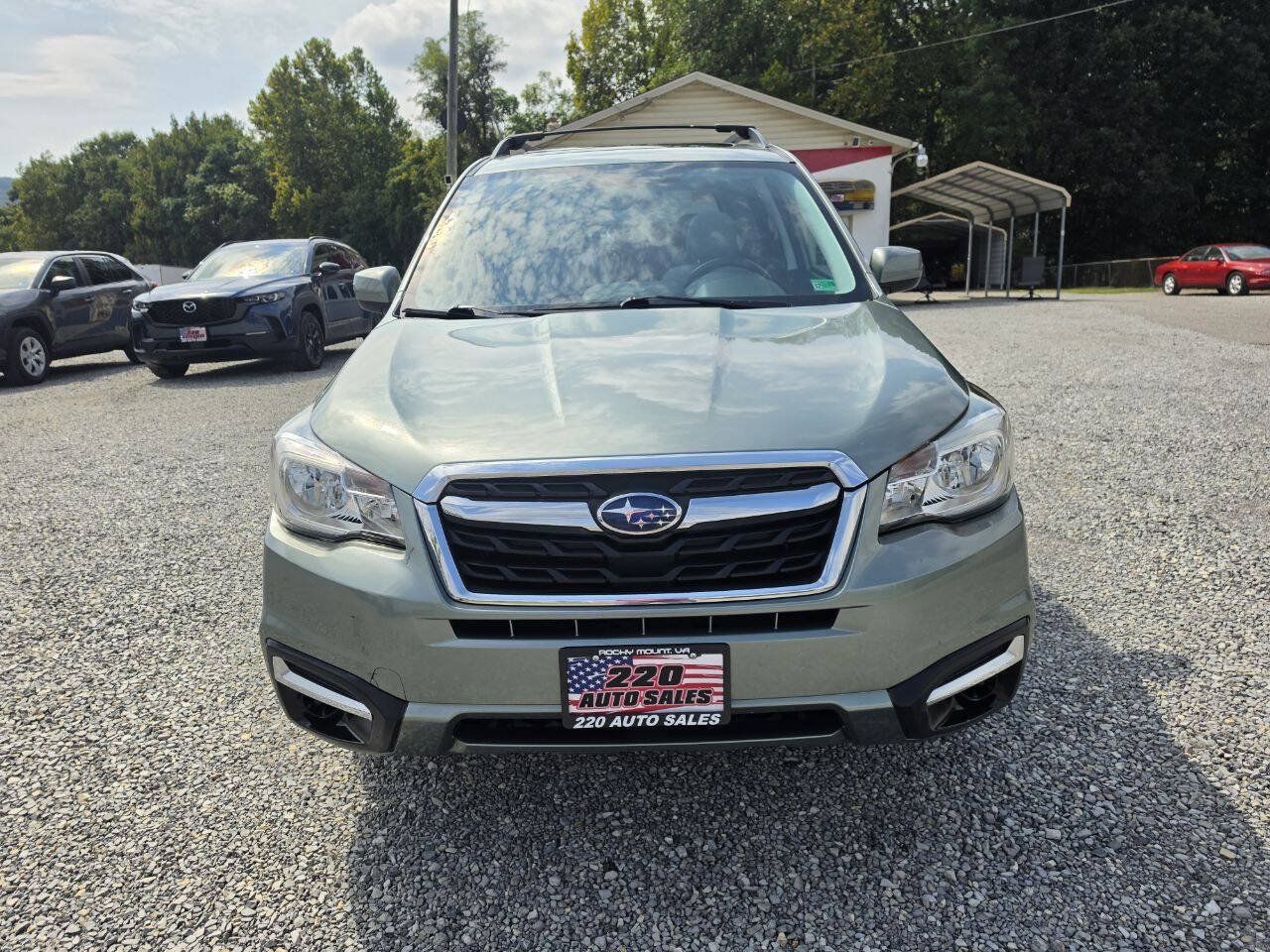 Used 2017 Subaru Forester 2.5i Premium w/ All-Weather Package AWD/4WD image 2