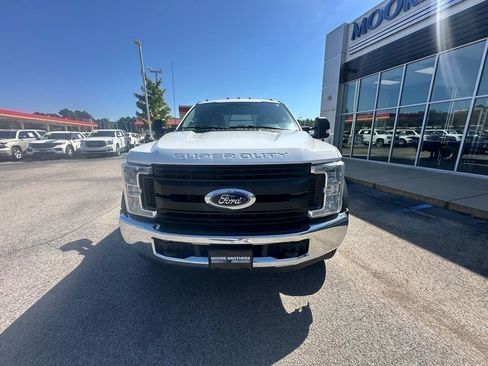 Used 2019 Ford F550 2WD SuperCab Super Duty image 5