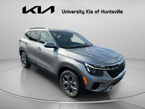 Used 2024 Kia Seltos S AWD/4WD image 2
