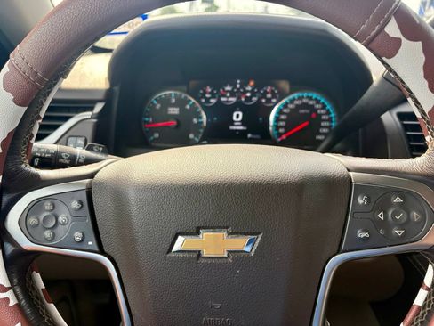 Used 2018 Chevrolet Suburban Premier RWD image 14