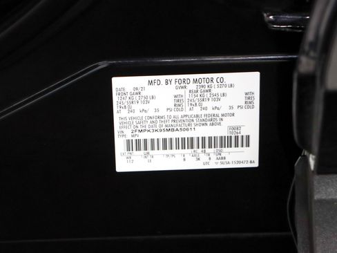 Used 2021 Ford Edge Titanium w/ Cargo Accessory Package FWD image 32