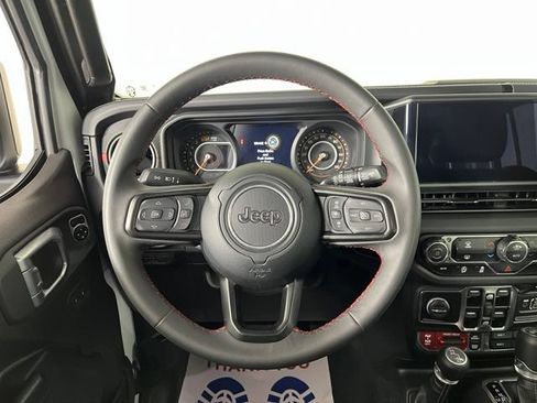 Used 2025 Jeep Wrangler Unlimited Rubicon AWD/4WD image 20
