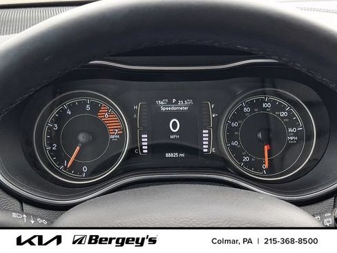 Used 2019 Jeep Cherokee Latitude Plus w/ Cold Weather Group AWD/4WD image 21