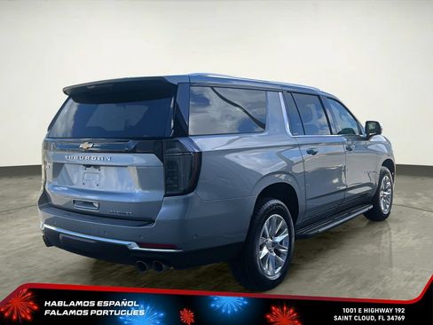 Used 2025 Chevrolet Suburban Premier RWD image 6