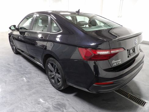 Used 2024 Volkswagen Jetta SE FWD image 5