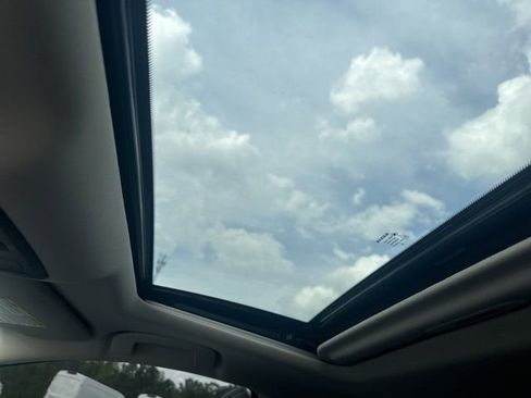 Used 2024 Nissan Altima 2.5 SR w/ SR Premium Package image 7