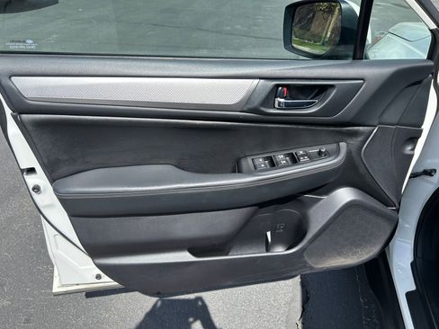 Used 2015 Subaru Outback 2.5i Premium AWD/4WD image 10