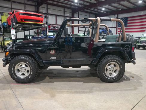 Used 2002 Jeep Wrangler Sahara AWD/4WD image 4