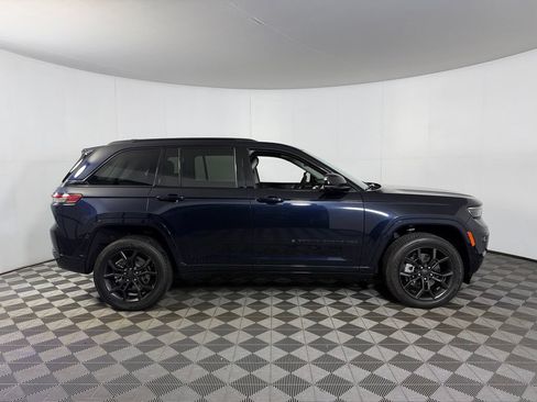 Used 2023 Jeep Grand Cherokee 30th Anniversary AWD/4WD image 8