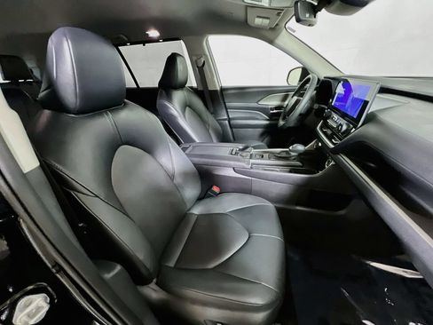 Certified 2024 Toyota Grand Highlander AWD image 25