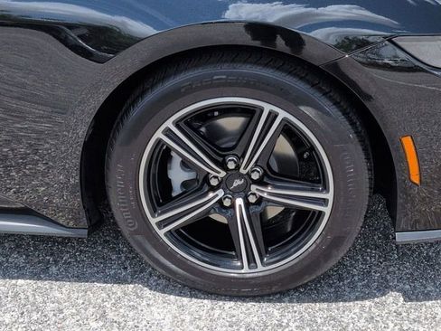 Used 2025 Ford Mustang Coupe RWD image 11