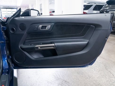 Used 2018 Ford Mustang Shelby GT350 w/ Convenience Package image 16