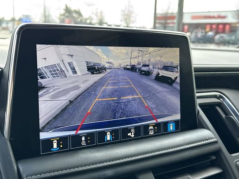 Used 2021 GMC Yukon XL SLT w/ SLT Premium Package image 24