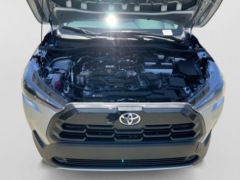 Used 2026 Toyota Corolla Cross LE FWD image 31