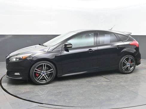 Used 2016 Ford Focus ST w/ Equipment Group 401A image 5