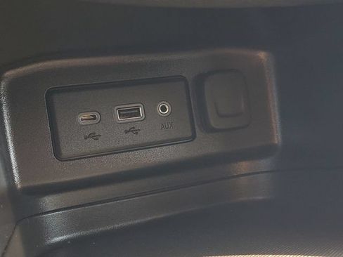 Used 2019 Chevrolet Equinox LT w/ Driver Convenience Package AWD/4WD image 23