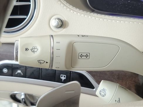 Used 2020 Mercedes-Benz S 560 Sedan image 29