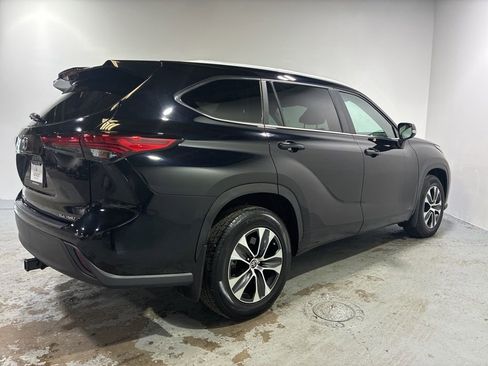 Used 2023 Toyota Highlander L image 6