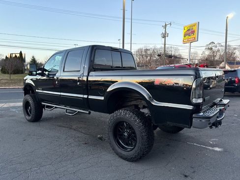 Used 2003 Ford F250 Lariat image 2