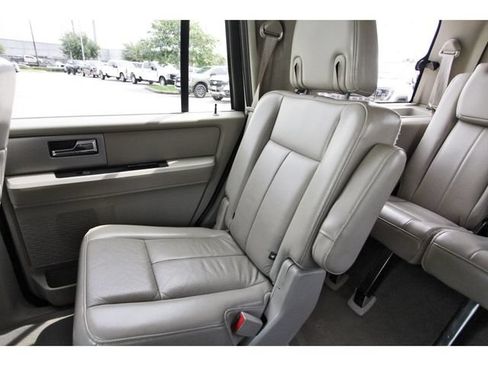 Used 2013 Ford Expedition Limited RWD image 9