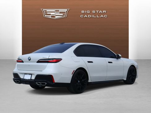 Used 2023 BMW 760i xDrive w/ Executive Package image 5