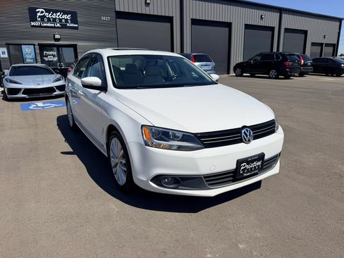Used 2013 Volkswagen Jetta TDI FWD image 3