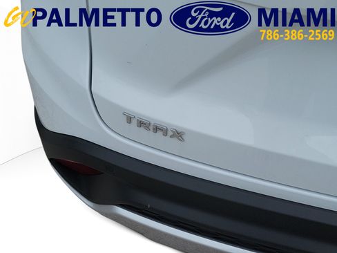 Used 2024 Chevrolet Trax LT w/ Driver Confidence Package FWD image 7