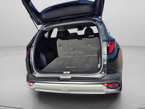Certified 2025 Hyundai Tucson SE AWD/4WD image 11