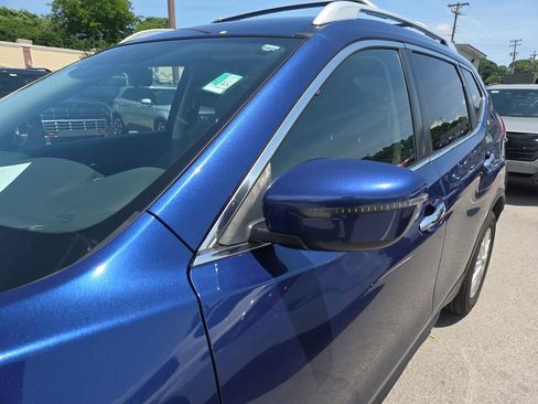 Used 2020 Nissan Rogue SV FWD image 11