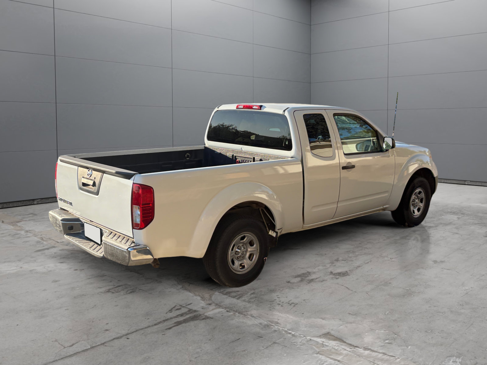 Used 2015 Nissan Frontier S RWD image 5