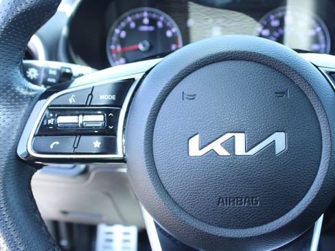 Used 2023 Kia Forte GT-Line w/ GT-Line Premium Package FWD image 20