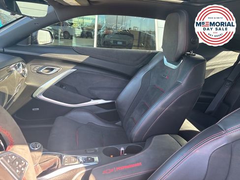Used 2021 Chevrolet Camaro ZL1 RWD image 9