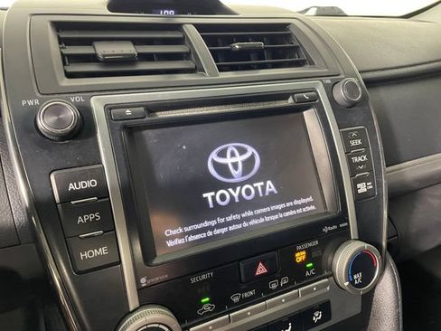 Used 2014 Toyota Camry SE w/ Moonroof Package FWD image 7
