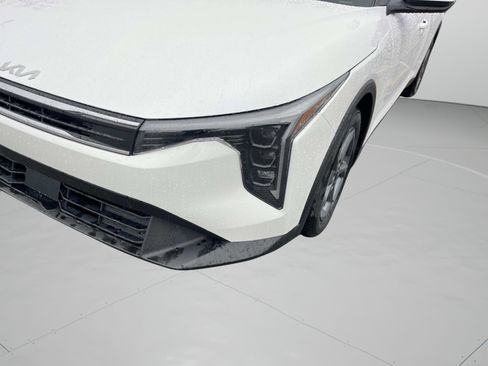 New 2025 Kia K4 LXS FWD image 9