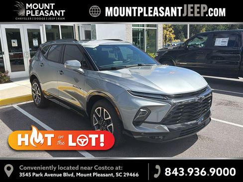 Used 2024 Chevrolet Blazer RS w/ Driver Confidence II Package FWD image 1