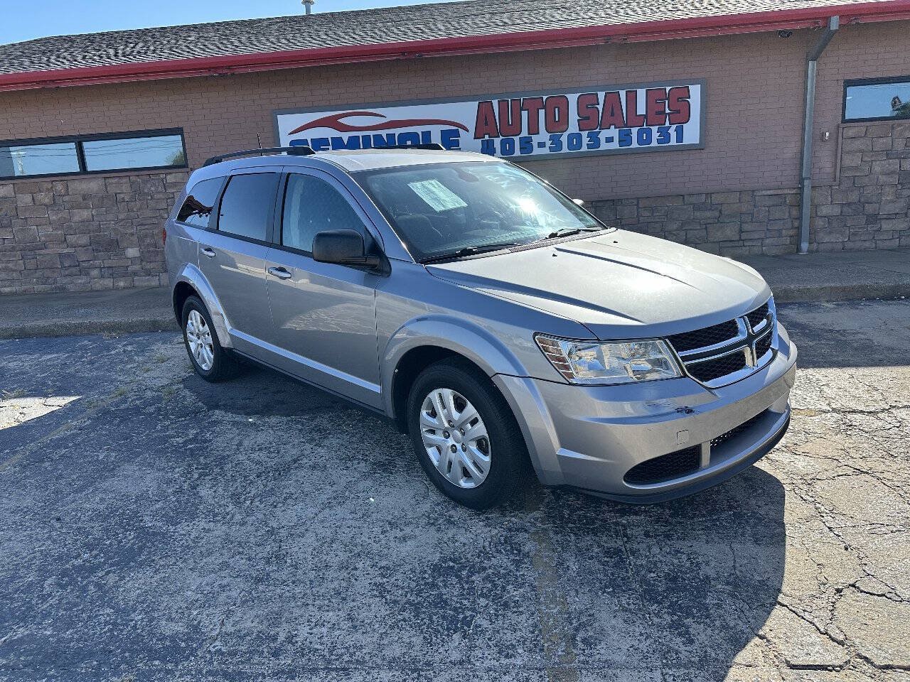 Used 2019 Dodge Journey SE FWD image 1
