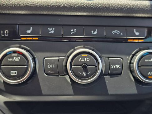 Used 2014 Volkswagen Tiguan SEL FWD image 37