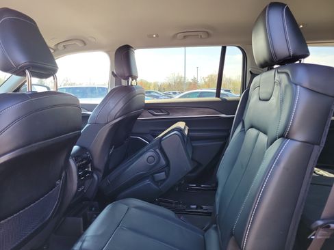 Used 2021 Jeep Grand Cherokee L Limited image 11