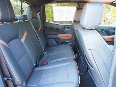 Used 2024 GMC Canyon AT4 w/ Technology Package AWD/4WD image 14