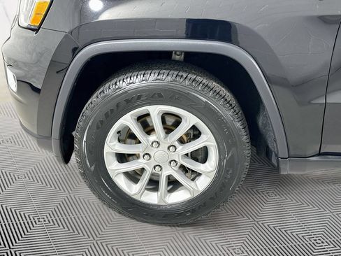 Used 2021 Jeep Grand Cherokee Laredo AWD/4WD image 25