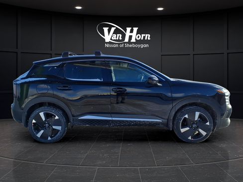 New 2026 Nissan Kicks SR w/ Cold Weather Package AWD/4WD image 6