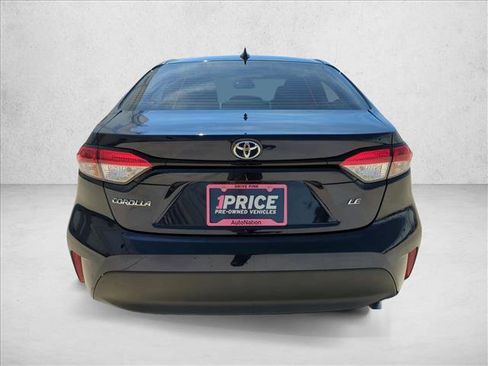 Used 2025 Toyota Corolla LE FWD image 7