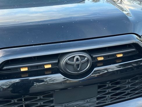 Used 2022 Toyota 4Runner SR5 Premium image 12