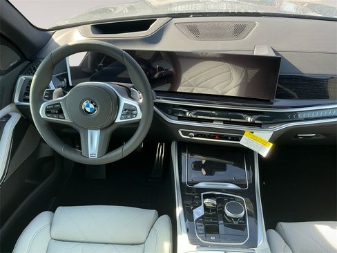 New 2026 BMW X5 xDrive40i w/ M Sport Package image 10
